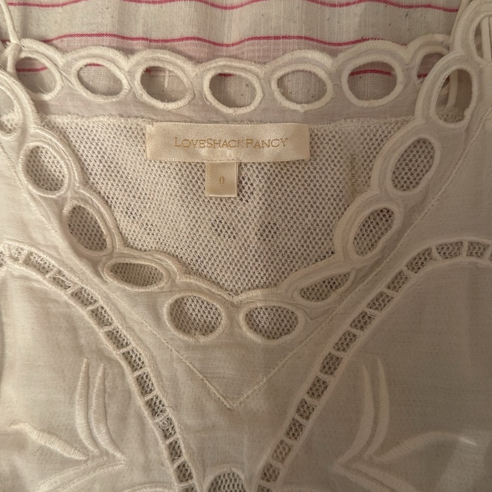 Elegant White Lace Women Top - Picture 2 of 2